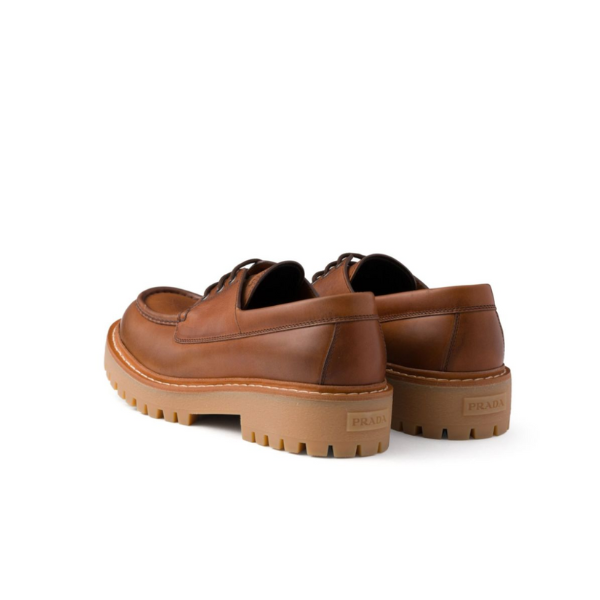 PRADA　レザーローファー