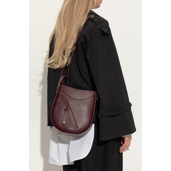 LOEWE　ハンモック スライスバッグ（シャイニーカーフ）