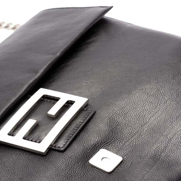FENDI レザー バッグ