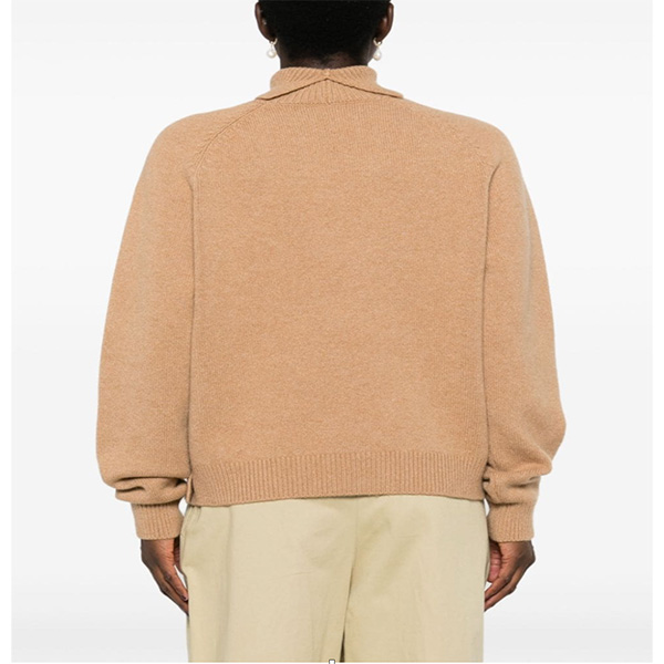 FENDI ライトブラウンカシミア セーター