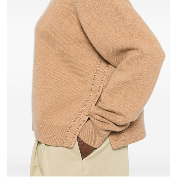 FENDI ライトブラウンカシミア セーター
