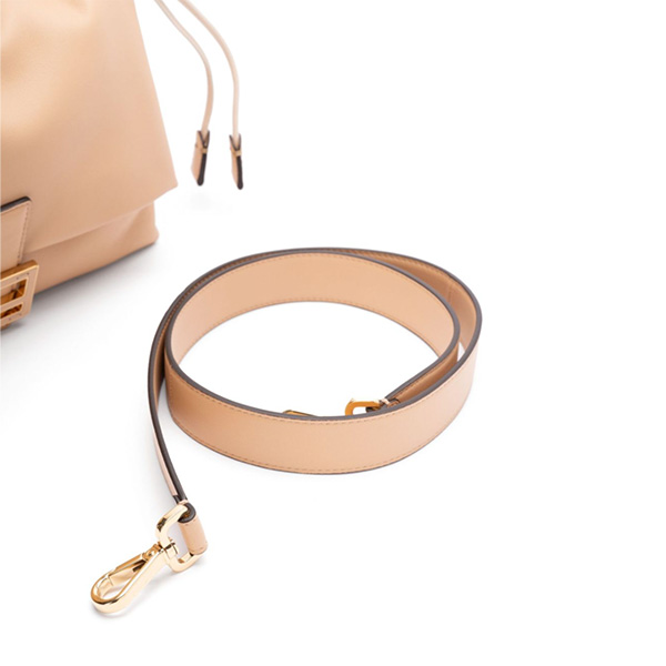 FENDI Mamma Baguette ペールピンク ナッパレザー バッグ