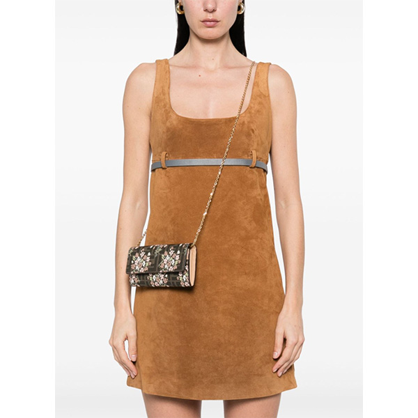 FENDI ROMA チェーン付き長財布