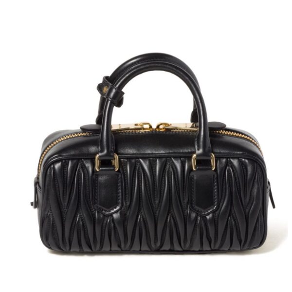 MIU MIU　アルカディ マテラッセレザー バッグ