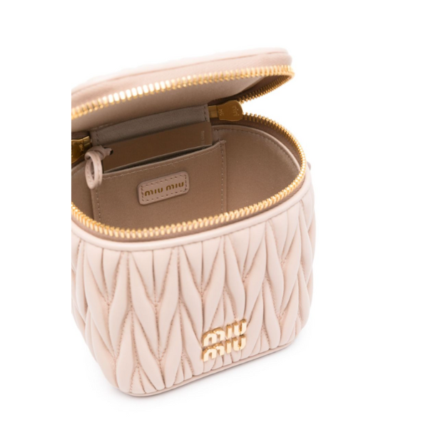 MIU MIU　マテラッセレザー マイクロバッグ