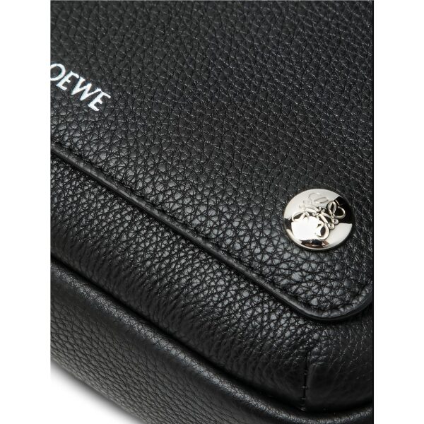 LOEWE　ペブル メッセンジャーバッグ スモール（サプルグレインカーフ）