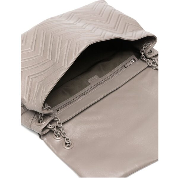 GUCCI　GGマーモント〕マキシ ショルダーバッグ